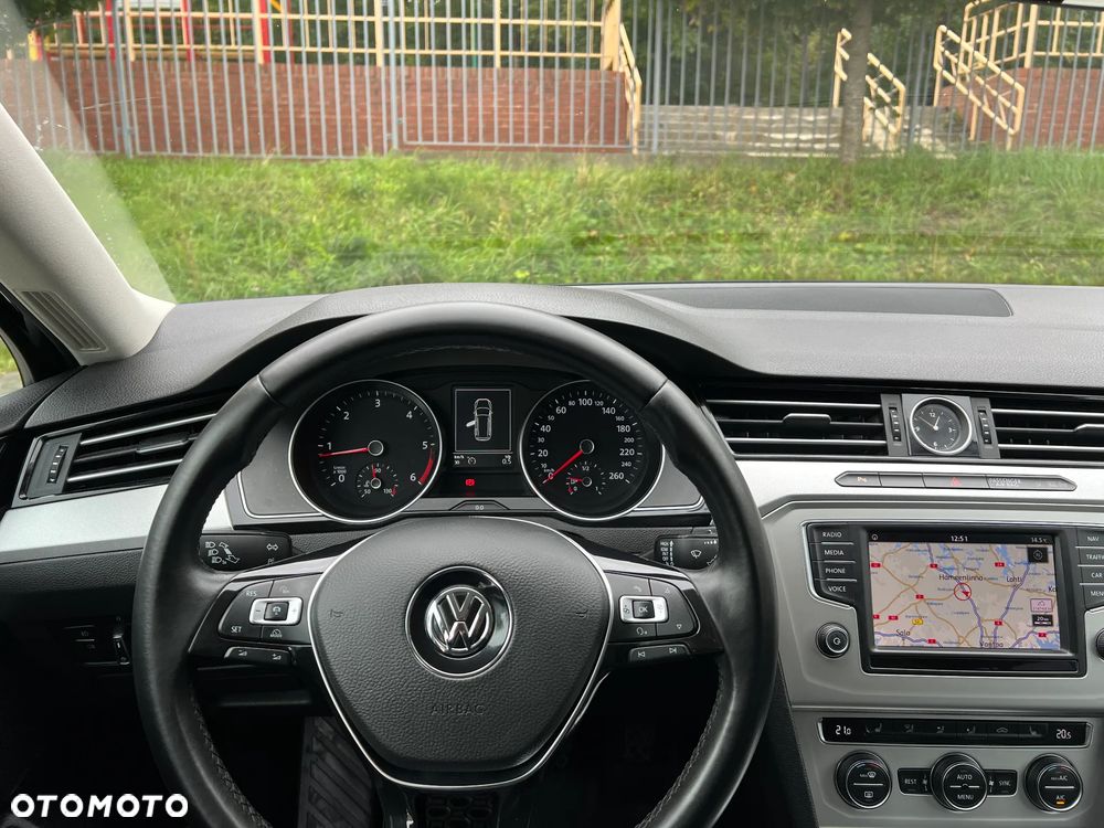 Volkswagen Passat 2.0 TDI (BlueMotion Technology) Highline - 17