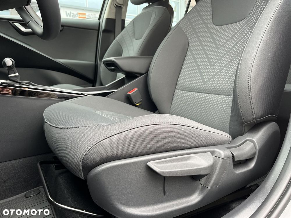 Kia Niro 1.6 GDI Hybrid M - 12