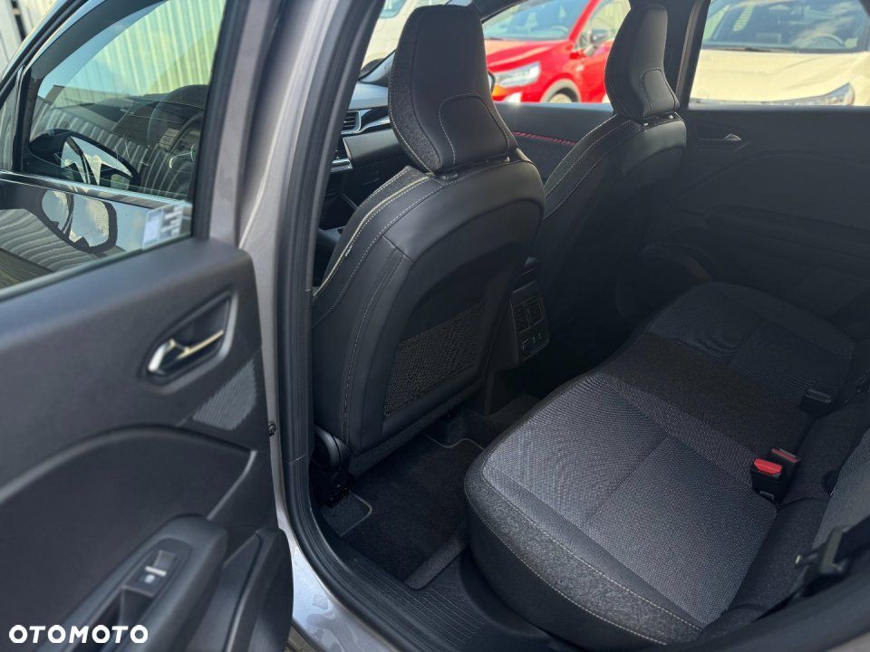 Mitsubishi Grandis - 10
