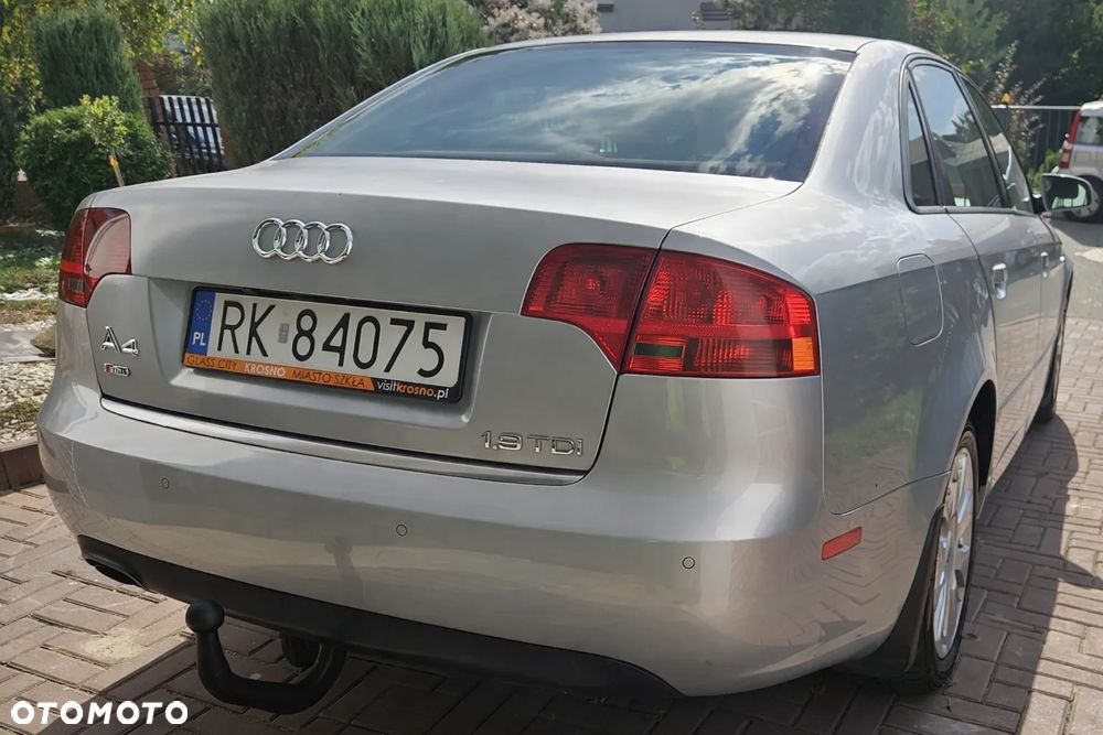 Audi A4 Limousine - 6