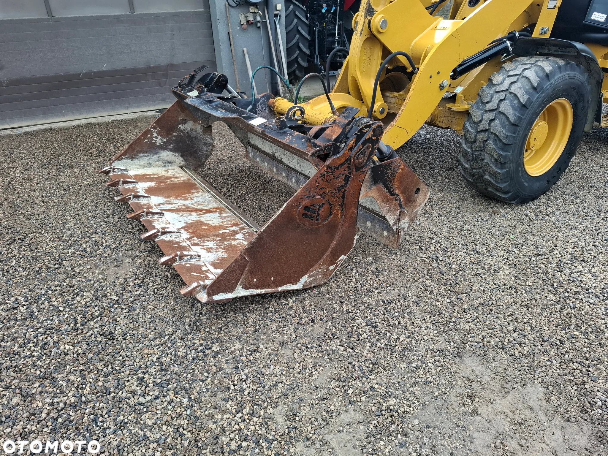 Caterpillar CAT 908 M - 13
