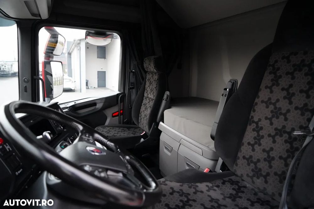 Scania S 460 / CORTINĂ 8.1 M / 60 M3 / SOLO / 6X2 / PUNTE RIDICATĂ / PUNTE DIRECȚIE - 26