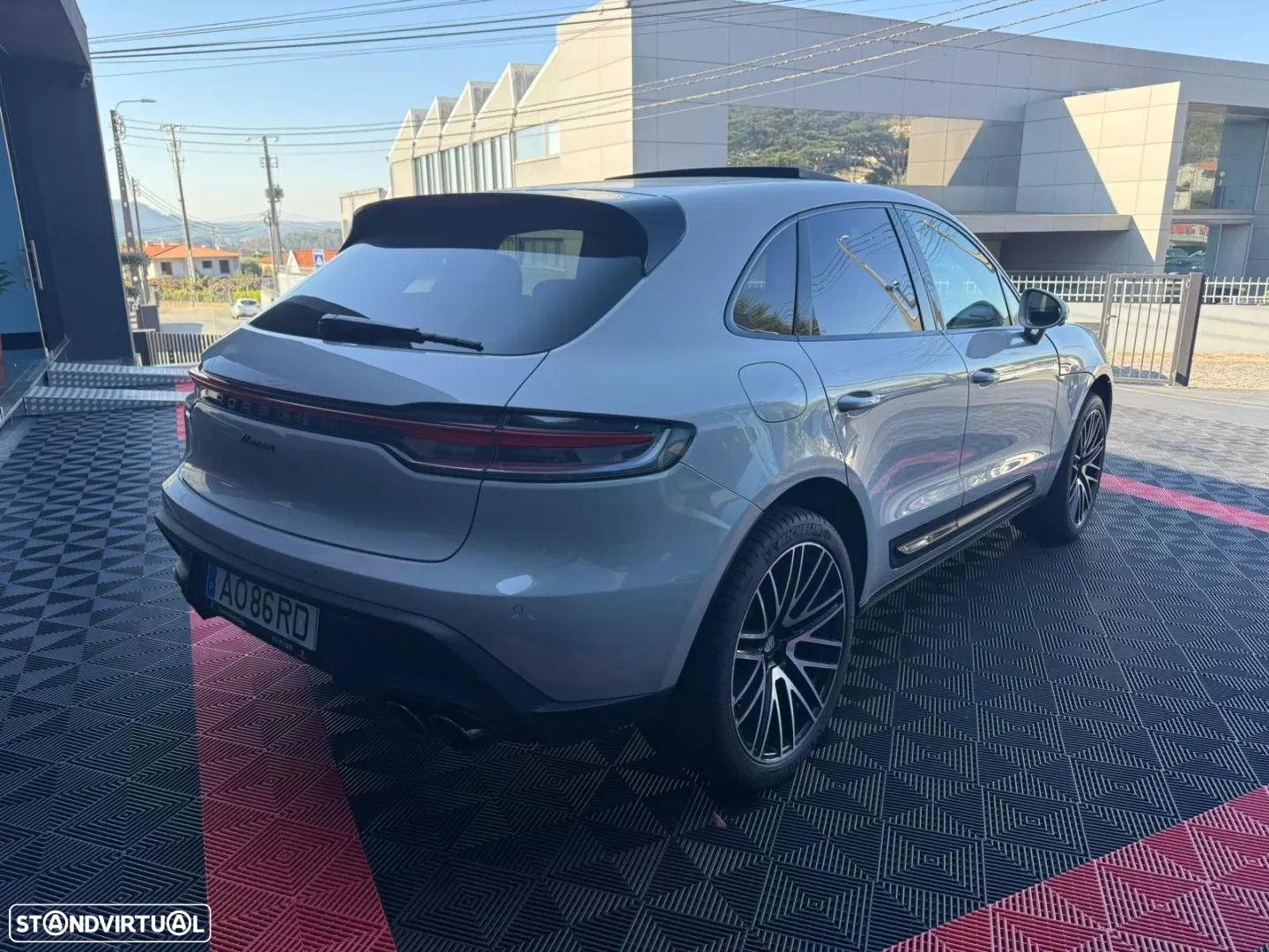 Porsche Macan Standard - 3