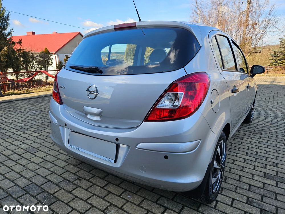 Opel Corsa 1.2 16V Essentia - 8