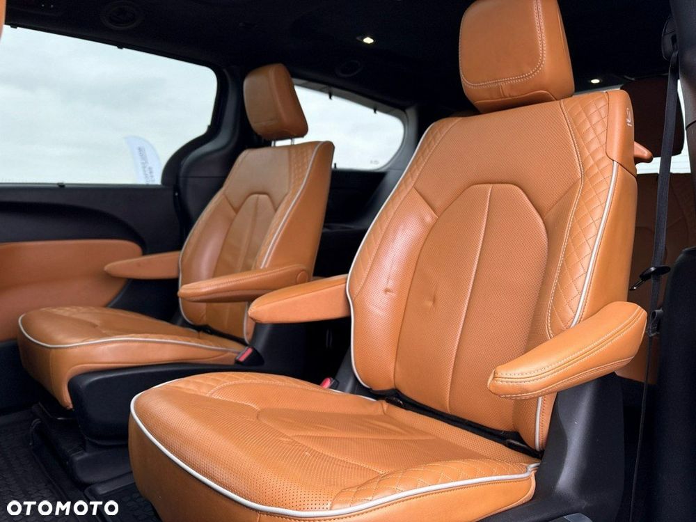 Chrysler Pacifica - 18