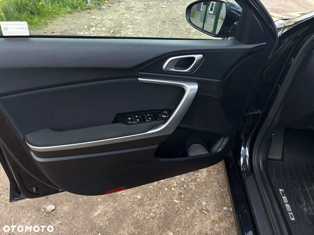 Kia Ceed - 10