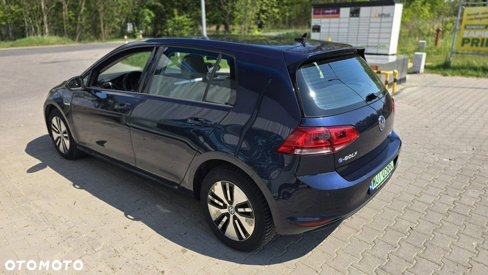 Volkswagen Golf - 8