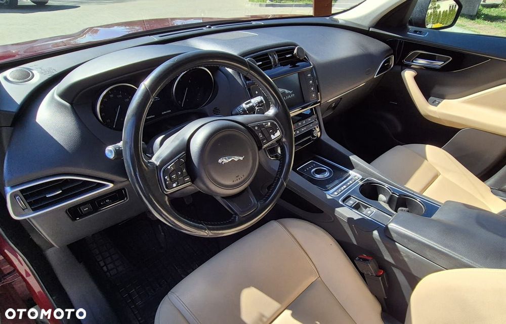 Jaguar F-Pace - 6