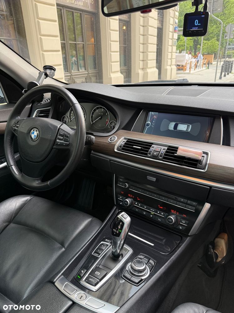 BMW 5GT - 11