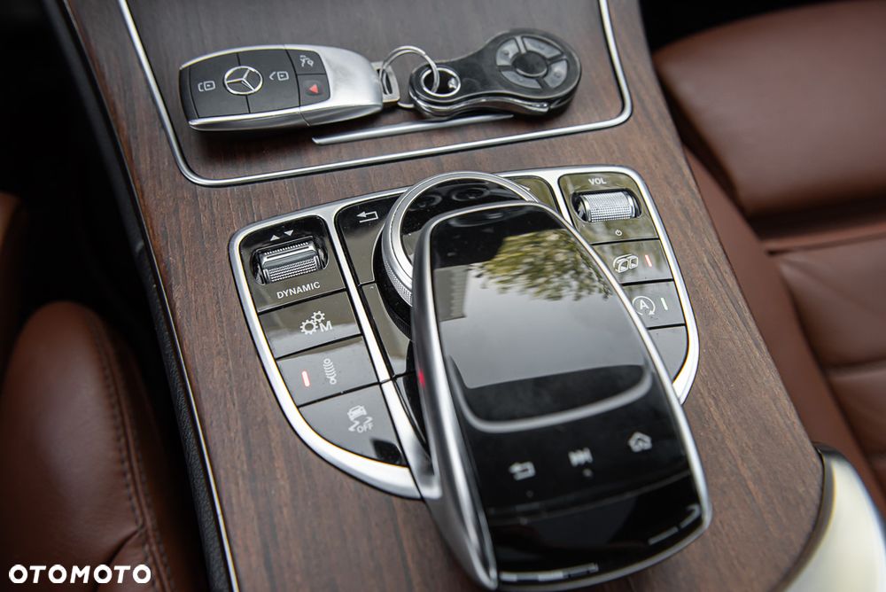 Mercedes-Benz Klasa C AMG 43 4Matic 9G-TRONIC - 26