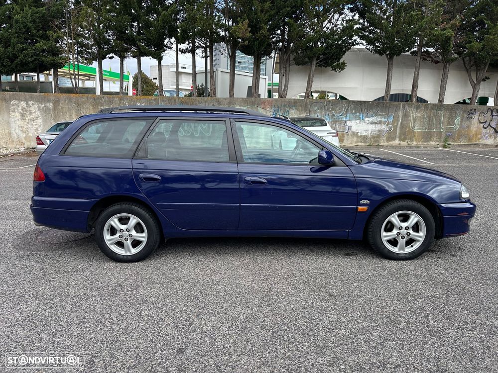 Toyota Avensis SW 2.0 D4D Terra - 3