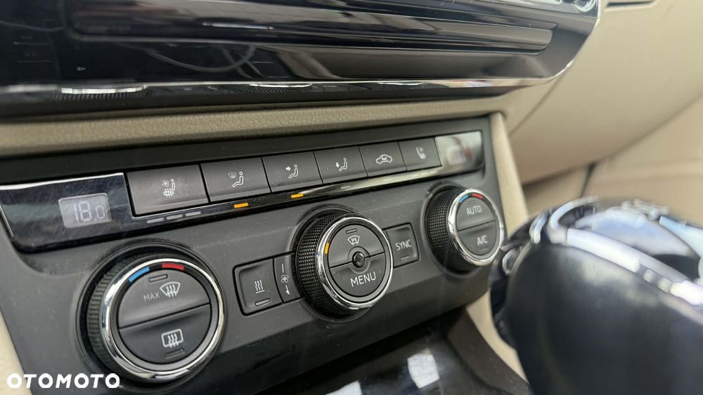 Skoda Superb 2.0 TDI 4x4 DSG L&K - 10