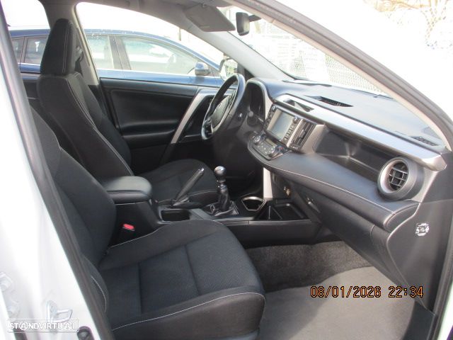 Toyota RAV4 2.0 D-4D Active - 8
