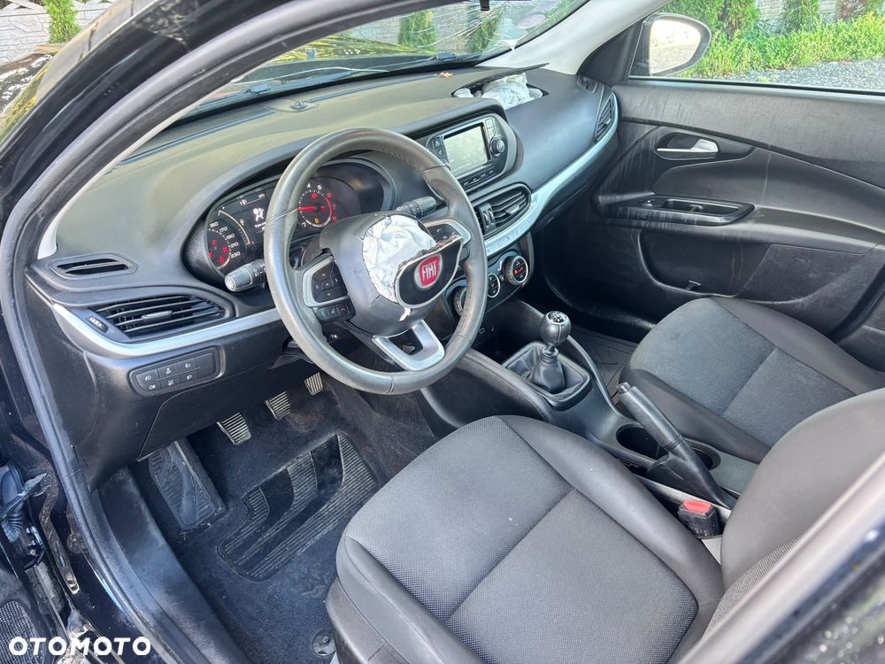 Fiat Tipo - 12