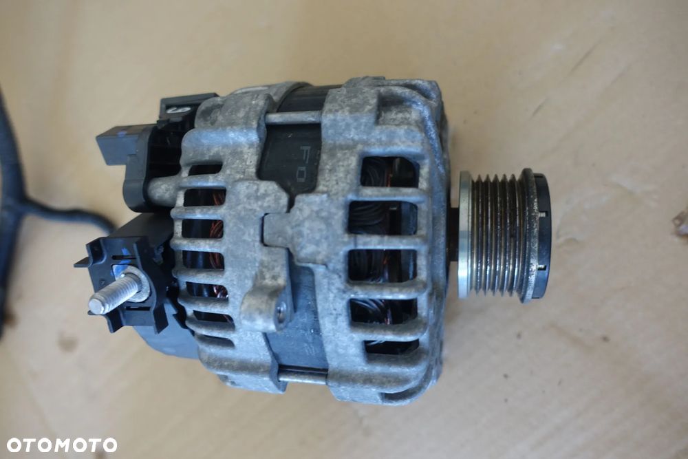ALTERNATOR MERCEDES W176 1.6 CGI 17r.  A0009061903 - 1