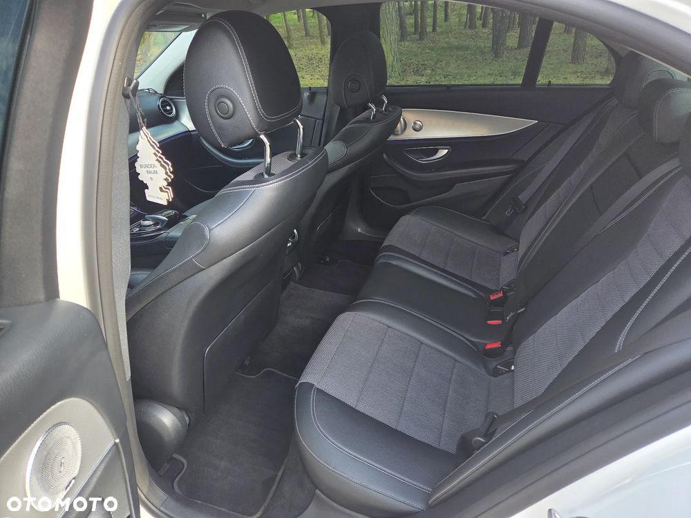 Mercedes-Benz Klasa E 220 d 9G-TRONIC - 12