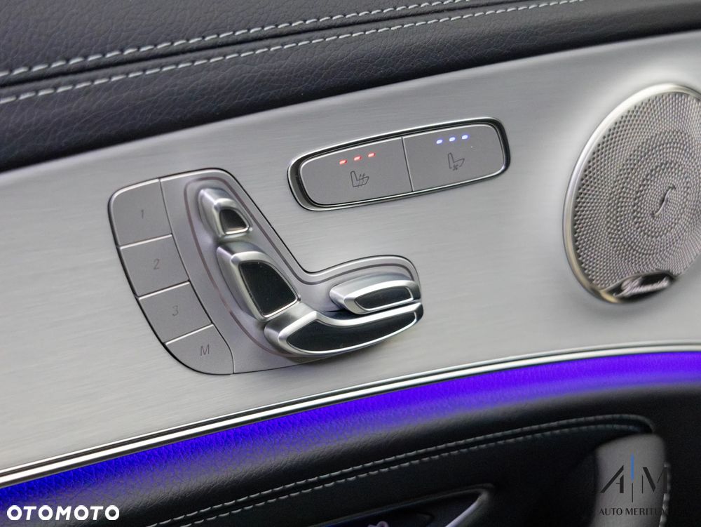 Mercedes-Benz Klasa E 300 de 4-Matic AMG - 19