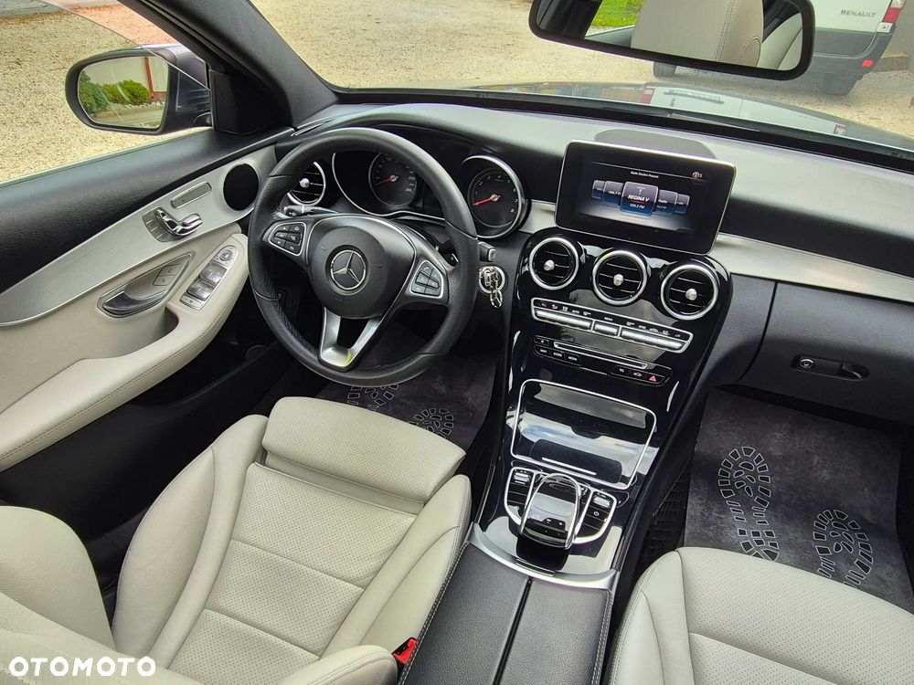 Mercedes-Benz Klasa C 300 7G-TRONIC AMG Line - 15