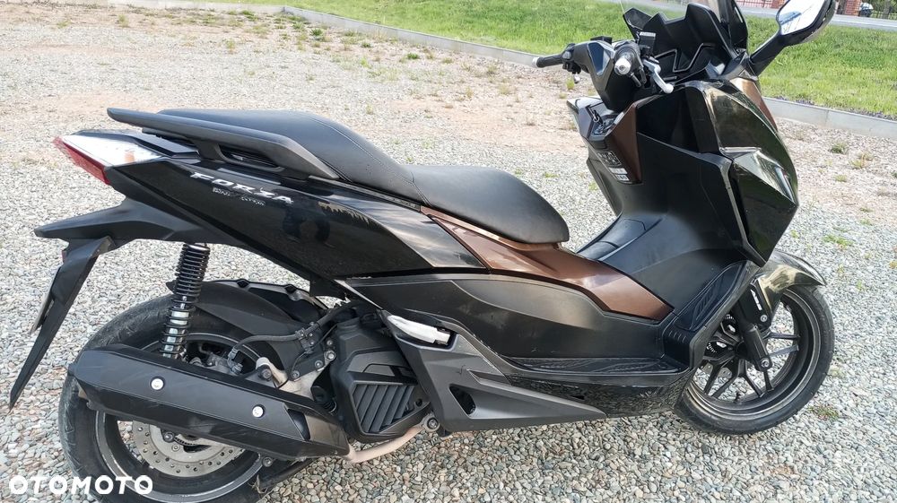 Honda NSS - 11