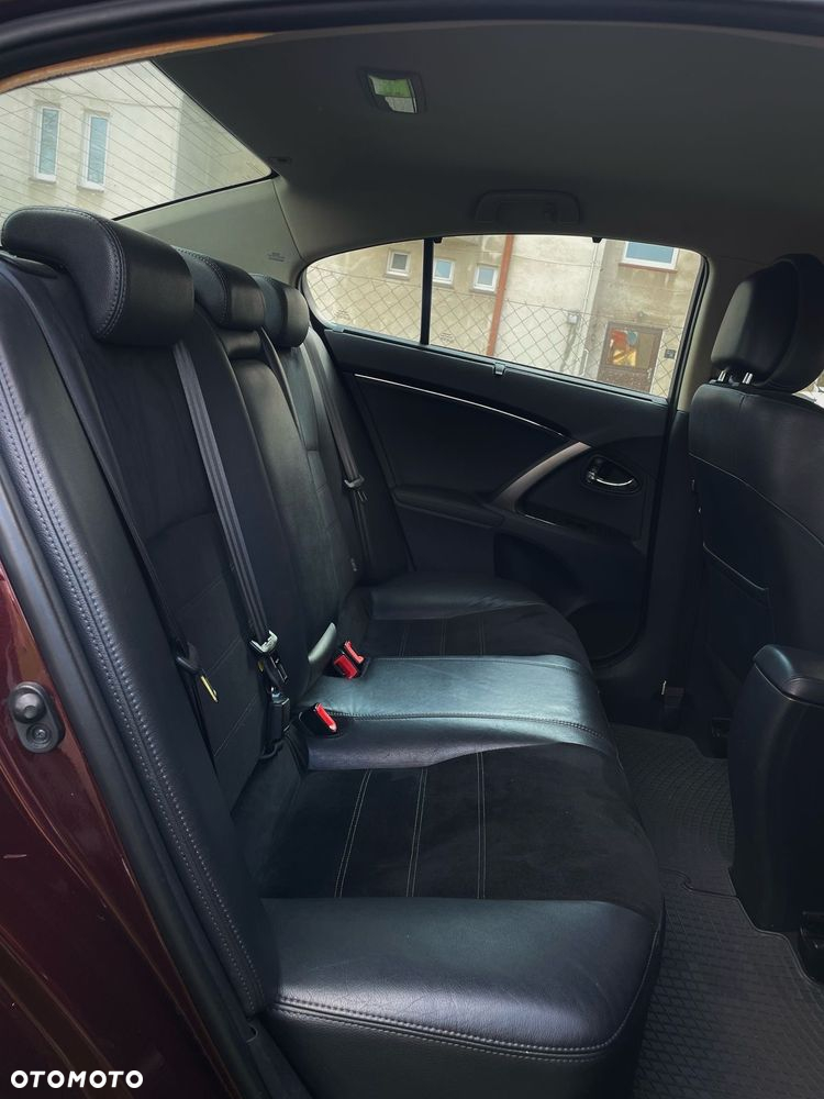 Toyota Avensis 1.8 Premium - 8