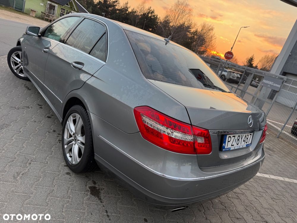 Mercedes-Benz Klasa E 200 CGI BlueEffICIENCY Avantgarde - 4