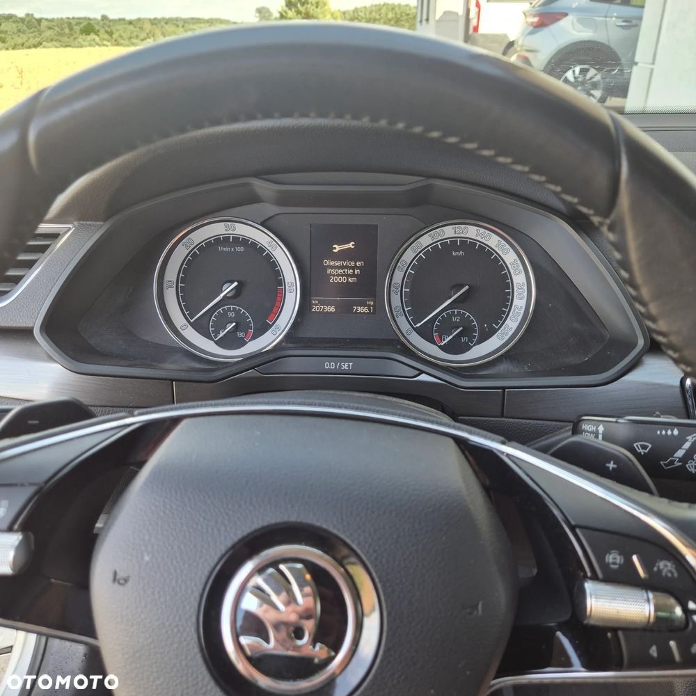 Skoda Superb 2.0 TDI DSG Active - 17