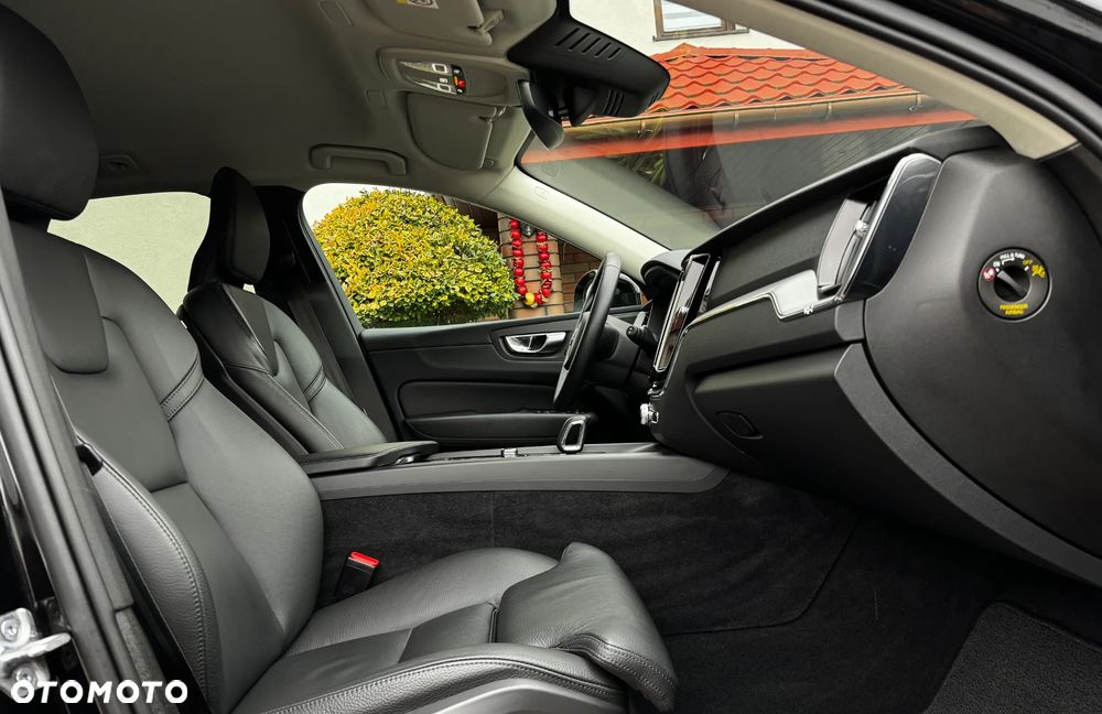 Volvo XC 60 B5 B AWD Geartronic RDesign - 10