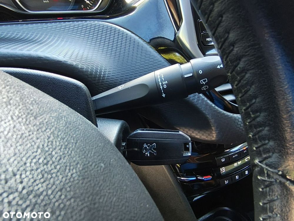 Peugeot 2008 1.6 BlueHDi Active S&S - 20