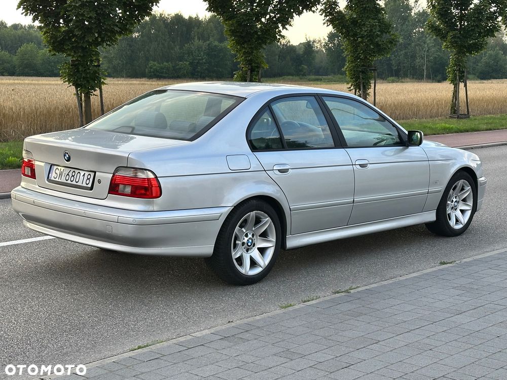 BMW Seria 5 520i - 11