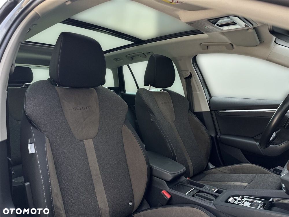 Skoda Octavia 2.0 TDI 4x4 Scout DSG - 30