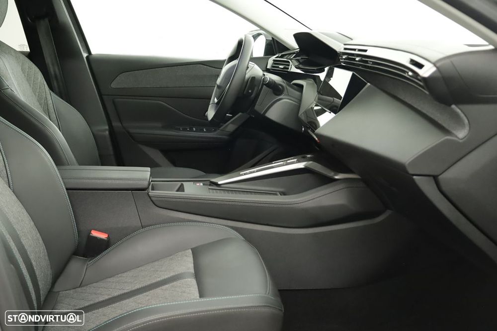 Peugeot 408 1.2 PureTech Allure EAT8 - 18