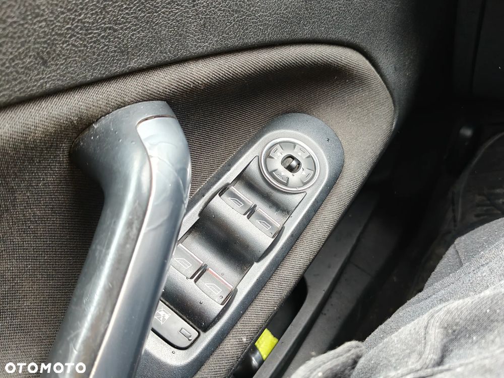 Ford Mondeo 1.8 TDCi Titanium - 21