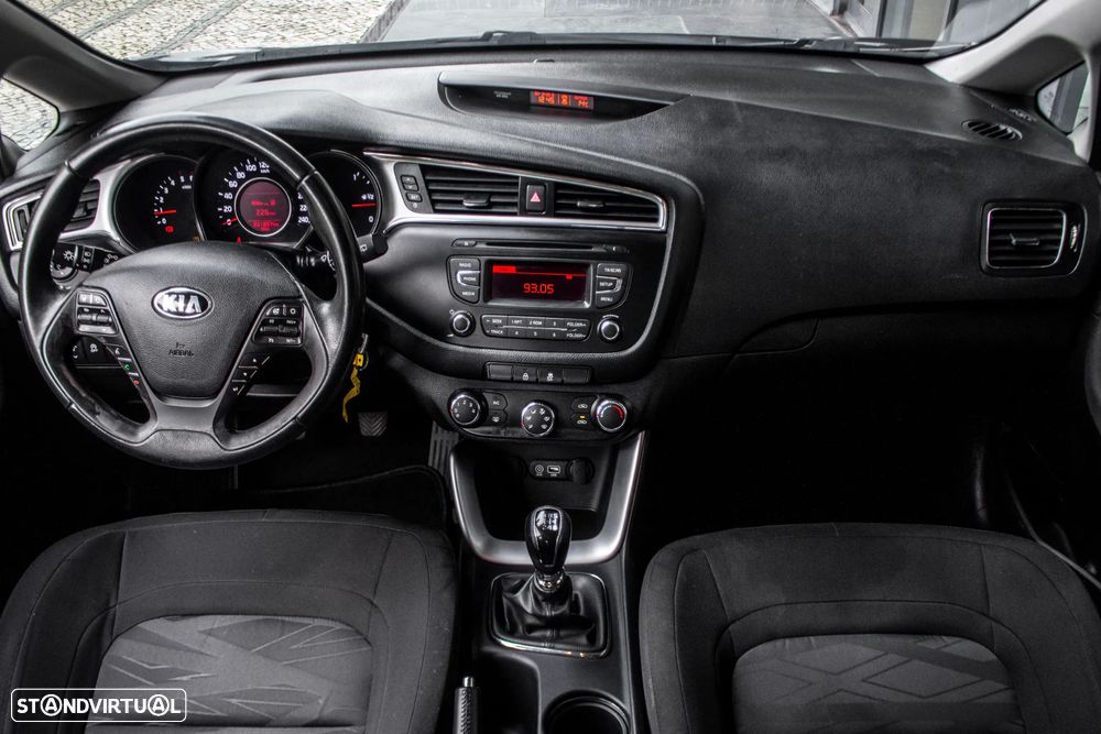 Kia Ceed SW 1.6 CRDi LX - 31