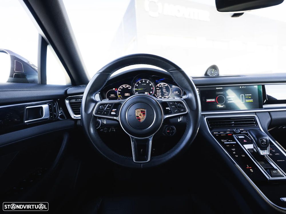 Porsche Panamera 4 E-Hybrid - 16