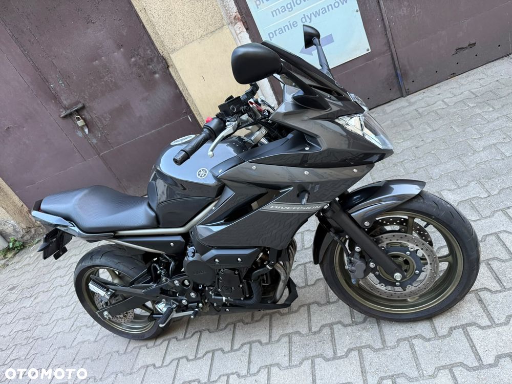 Yamaha XJ - 9