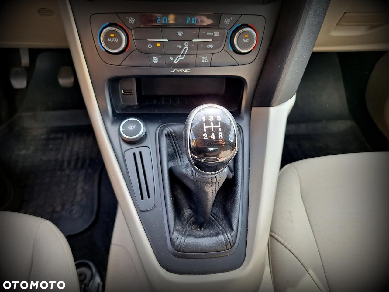 Ford Focus 1.6 Trend - 14