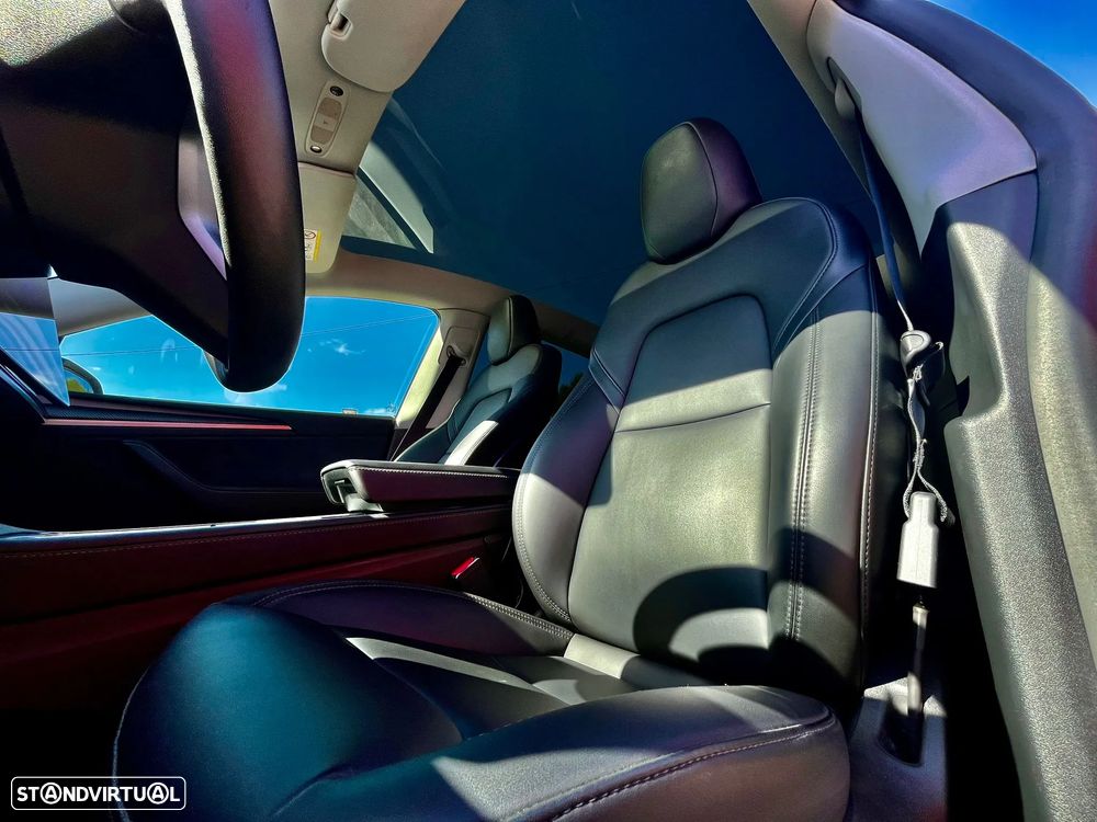Tesla Model Y Performance Tração Integral - 25