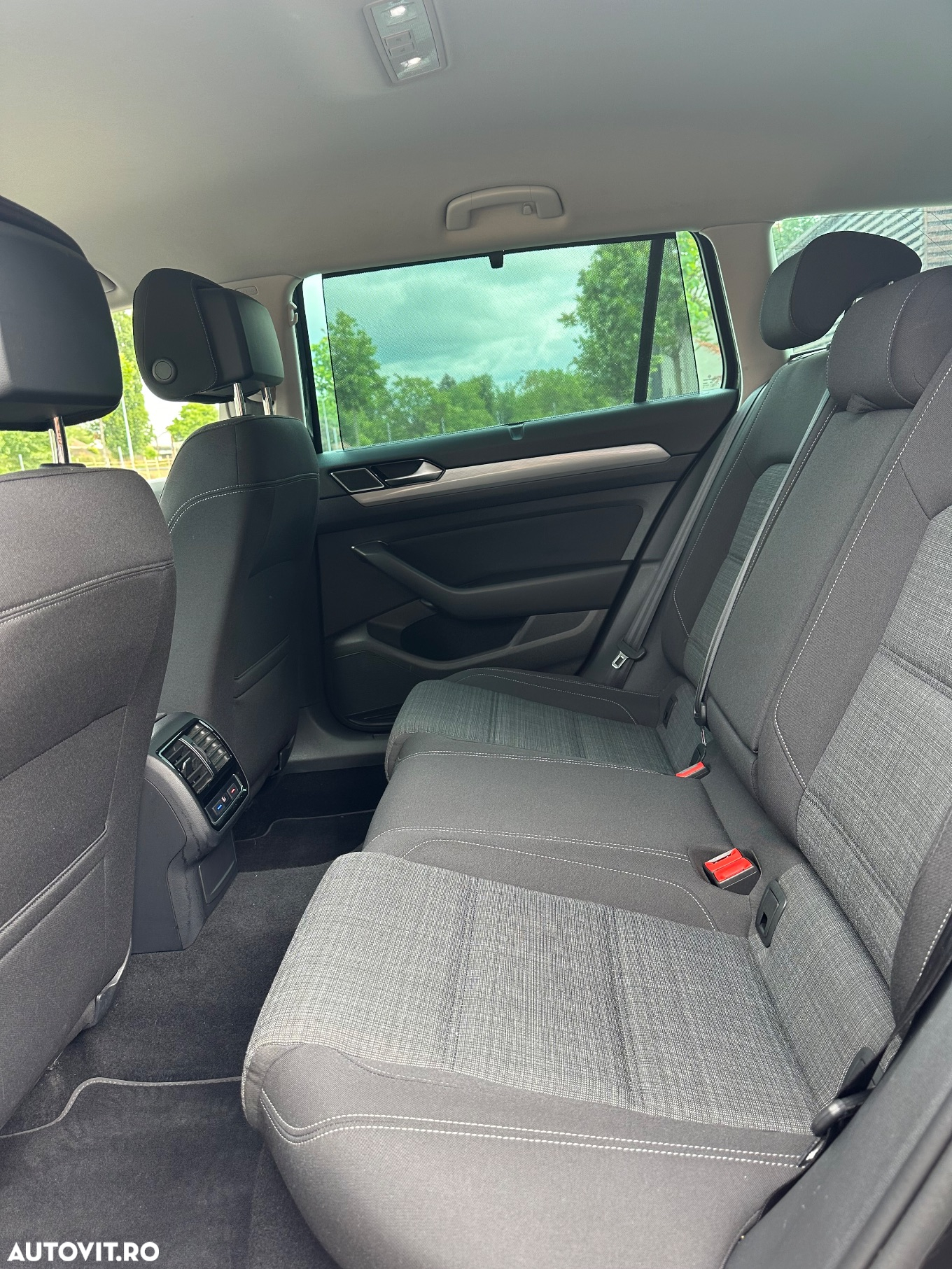 Volkswagen Passat Variant 2.0 TDI DSG Business - 14