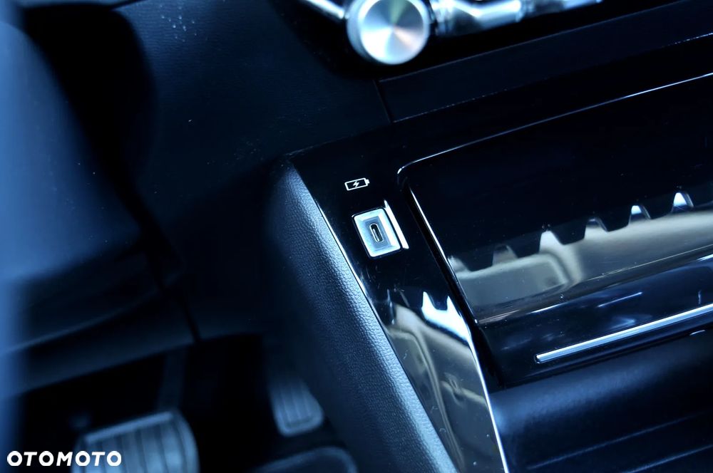 Peugeot 2008 1.5 BlueHDi Allure Pack S&S EAT8 - 32