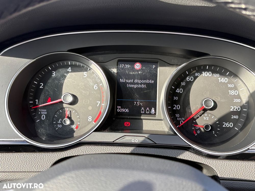 Volkswagen Passat 1.5 TSI ACT DSG Comfortline - 5
