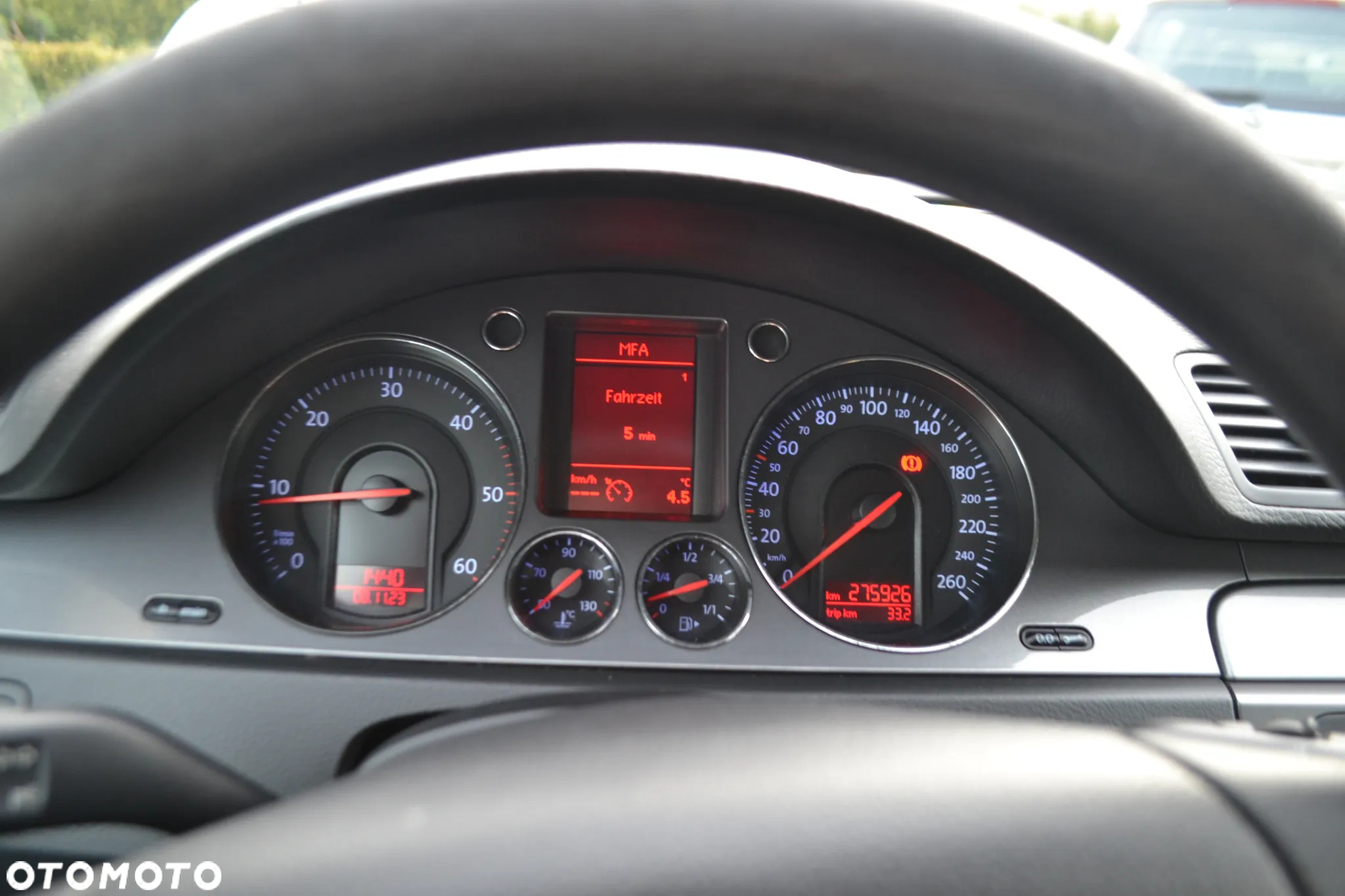 Volkswagen Passat 1.9 TDI Sportline - 14