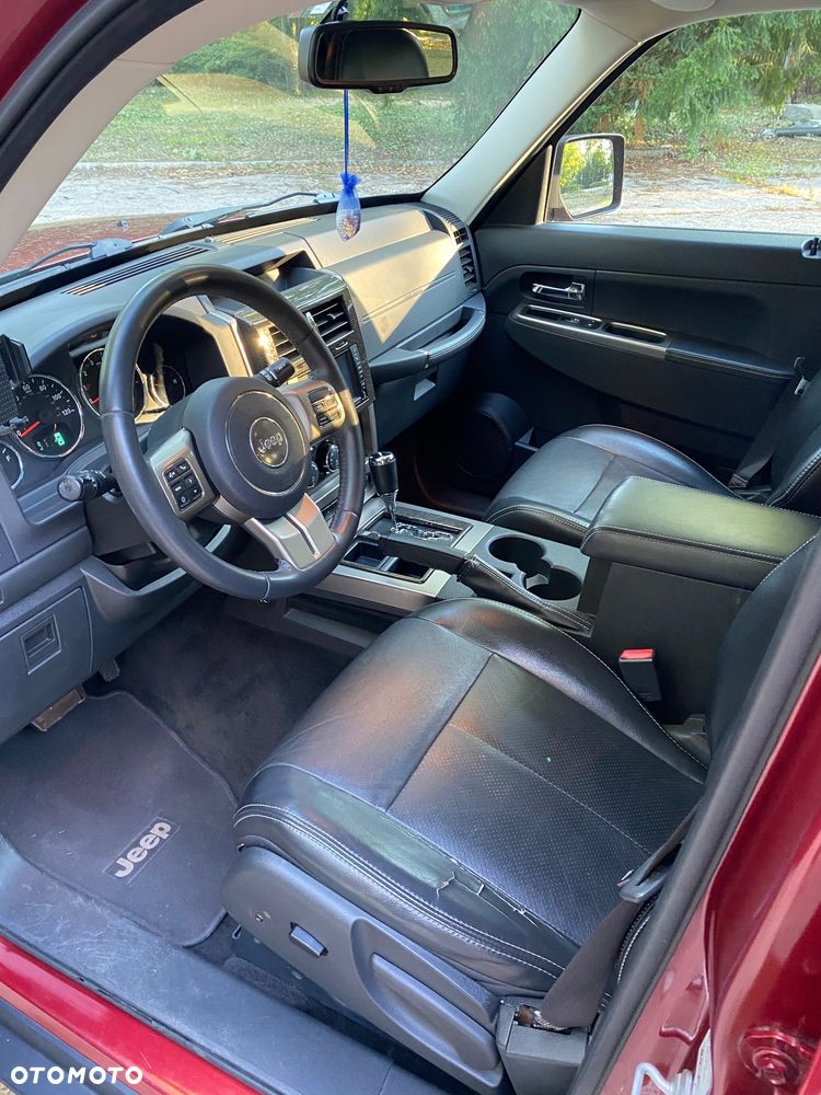 Jeep Liberty - 11