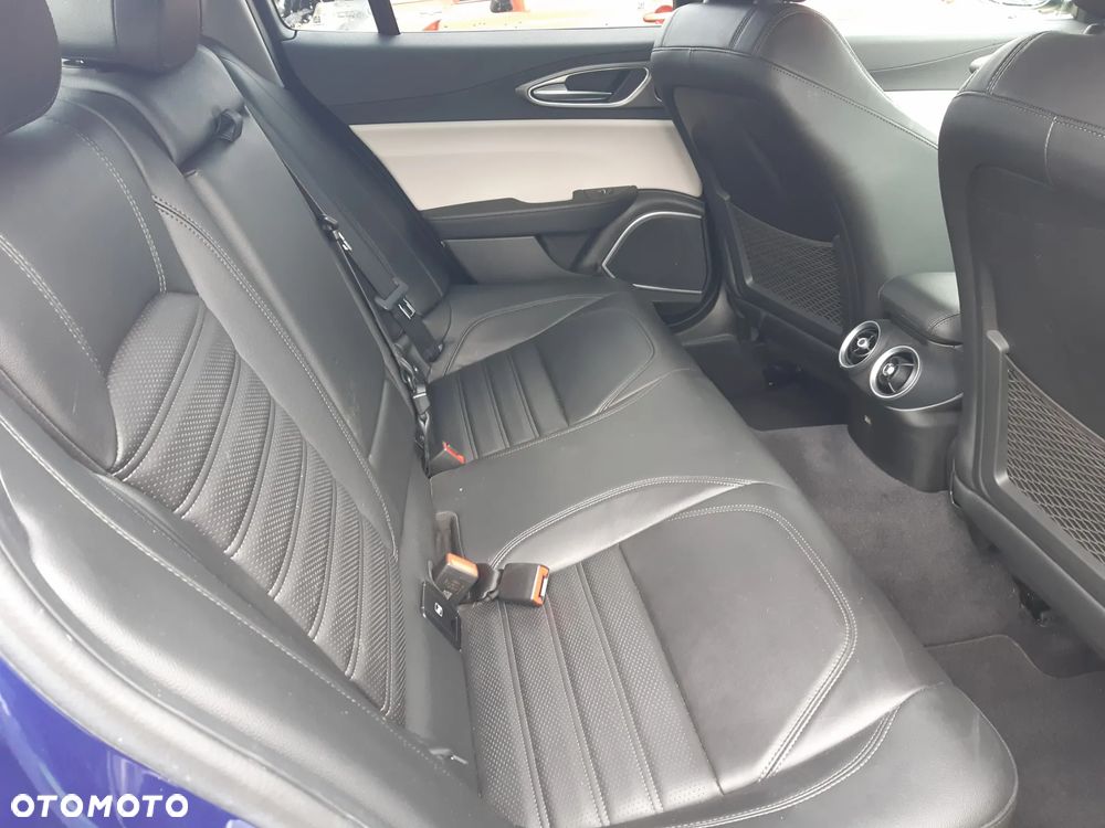 Alfa Romeo Giulia 2.0 Turbo 16V AT8 Sprint - 16