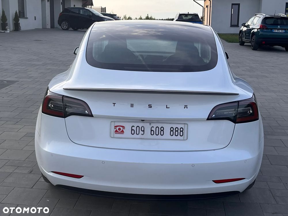 Tesla Model 3 - 5