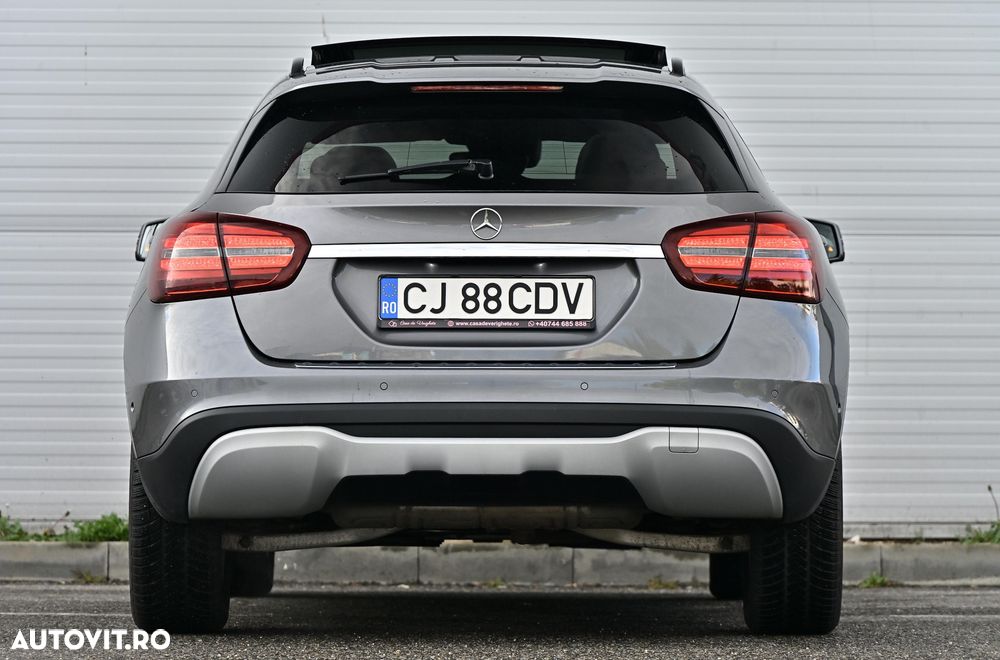 Mercedes-Benz GLA - 31