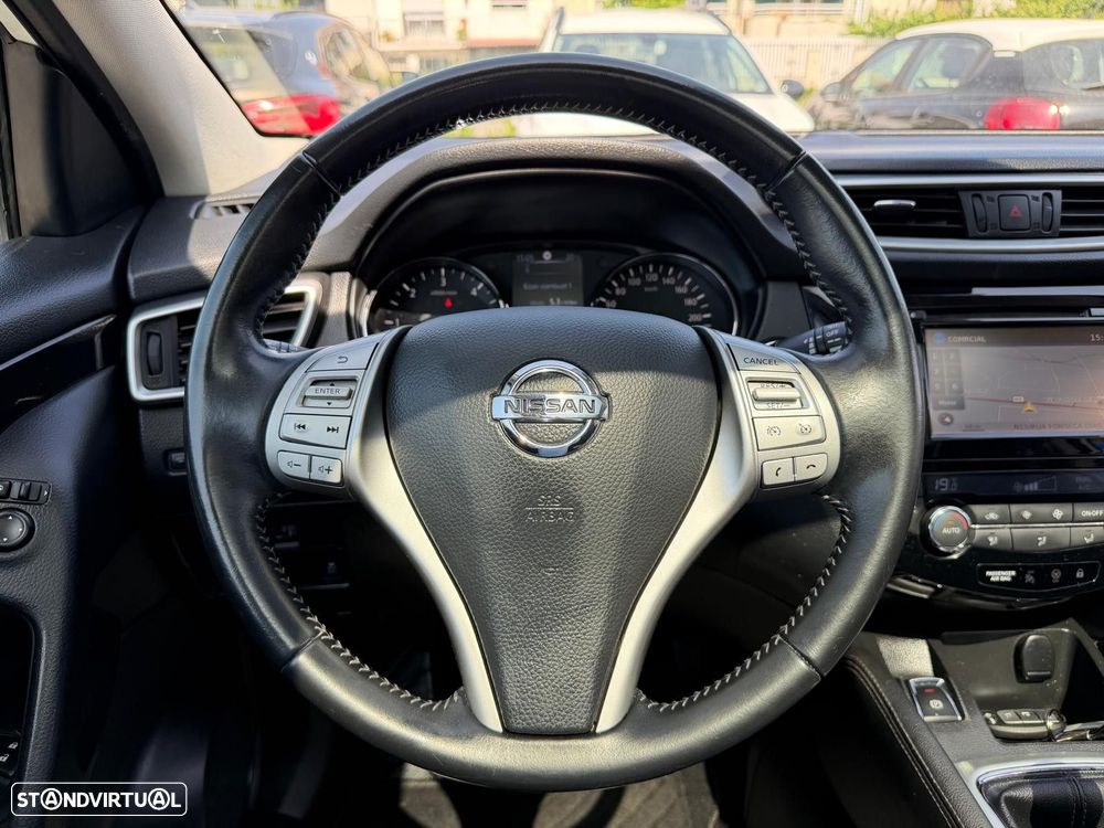Nissan Qashqai 1.5 dCi N-Connecta 18 - 22