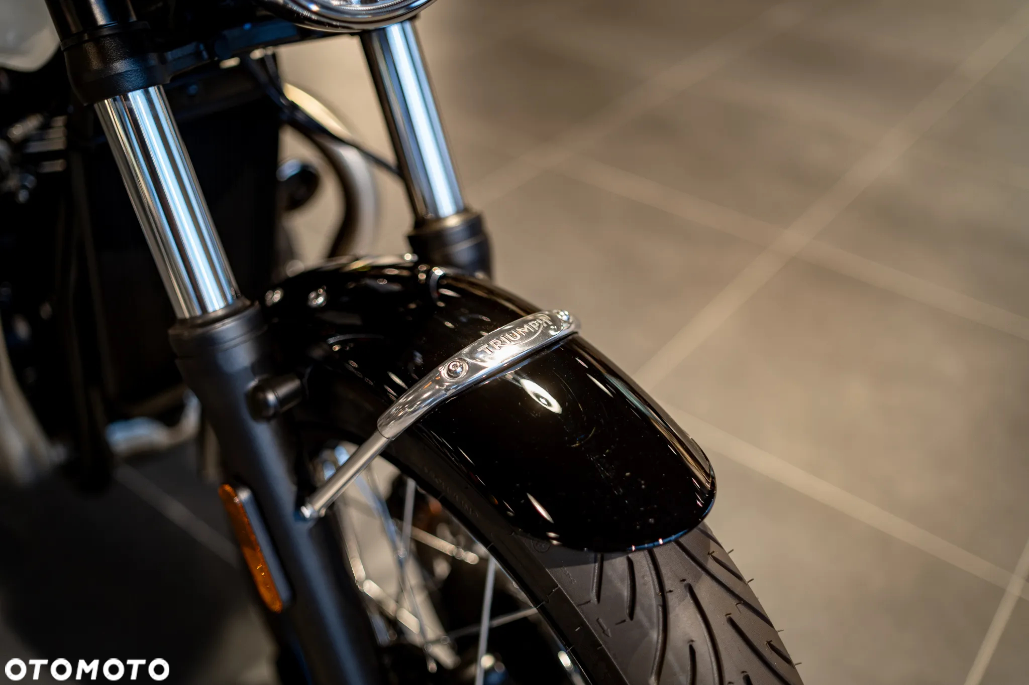 Triumph Bonneville - 8