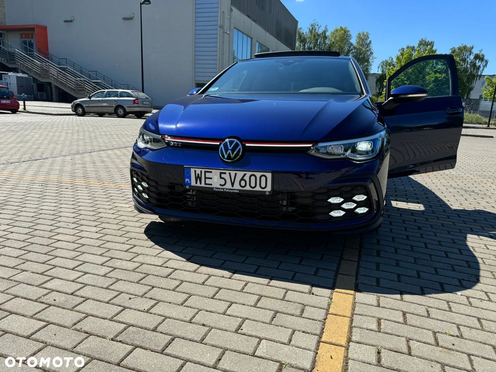 Volkswagen Golf - 8