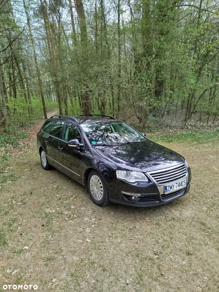 Volkswagen Passat - 4