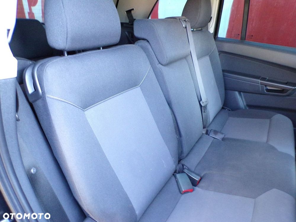 Opel Zafira - 25